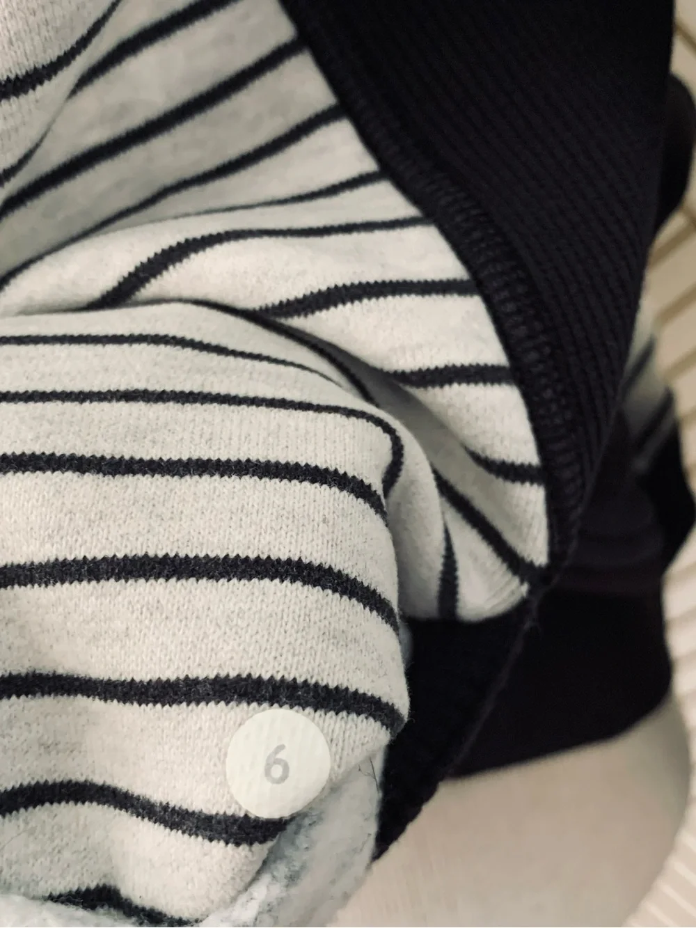 Lululemon Scuba Striped Full Zip Up Hoodie logo front Black & white Size 6